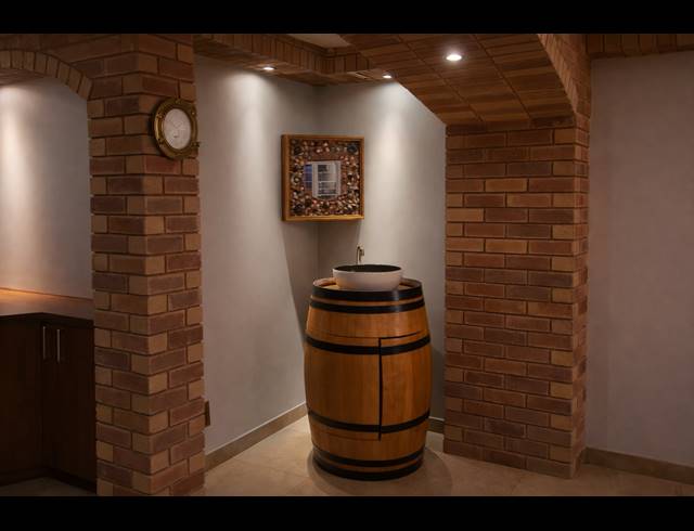 5 BEDROOM HOUSE FOR SALE IN BLUE SADDLE RANCHES